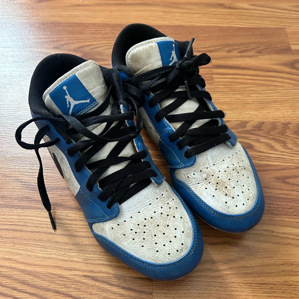 Jordan Men’s Low Top football cleats in Blue, White, Black